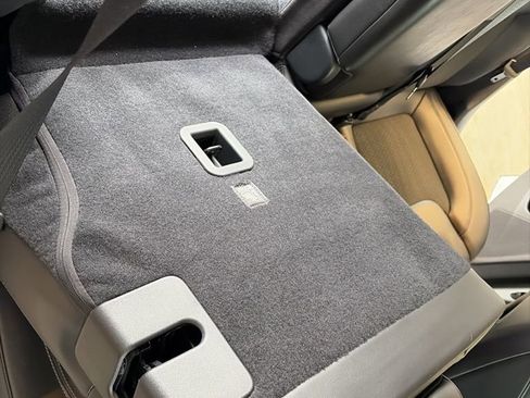 Used 2020 Jeep Cherokee Latitude Plus w/ Comfort/Convenience Group image 32