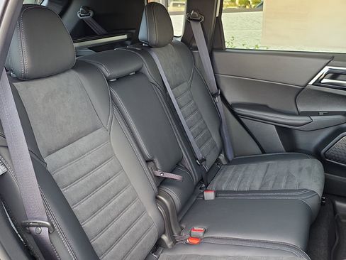 New 2026 Mitsubishi Outlander SE FWD image 31