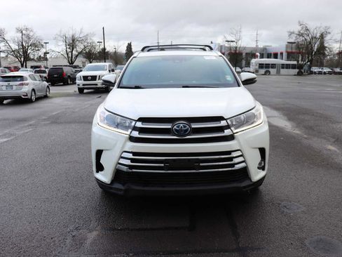 Certified 2019 Toyota Highlander Limited image 2