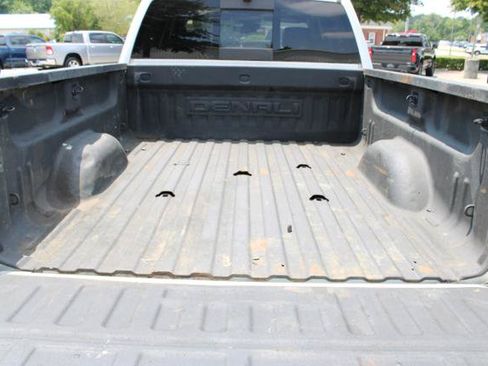 Used 2019 GMC Sierra 2500 Denali w/ Duramax Plus Package AWD/4WD image 17