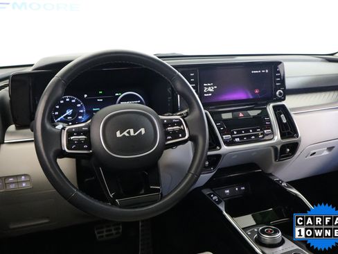 Used 2024 Kia Sorento SX Prestige image 16