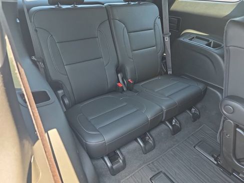 Used 2023 GMC Acadia SLT w/ Elevation Edition AWD/4WD image 12