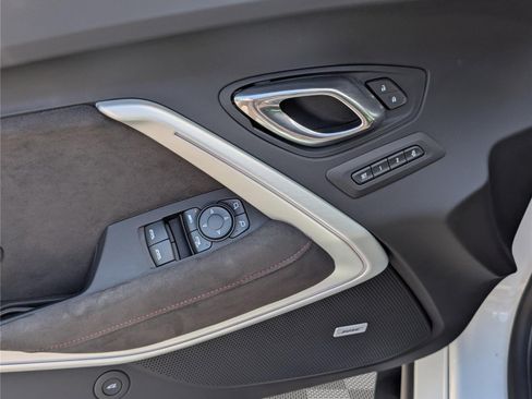 Used 2021 Chevrolet Camaro ZL1 RWD image 18