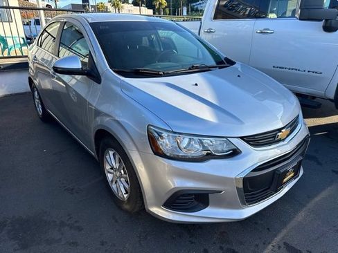 Used 2017 Chevrolet Sonic LT FWD image 1