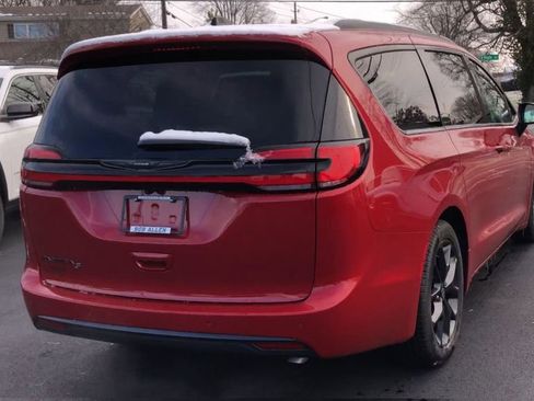 New 2026 Chrysler Pacifica Select w/ S Appearance Package FWD image 7