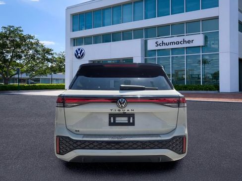 New 2026 Volkswagen Tiguan SE R-Line FWD image 6