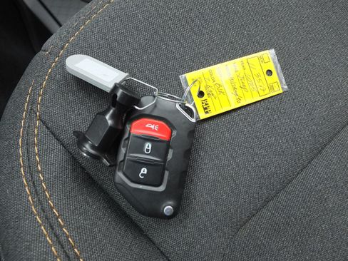 Used 2025 Jeep Wrangler Sport AWD/4WD image 27
