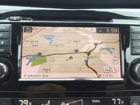 Used 2018 Nissan Rogue SL w/ Premium Package image 31