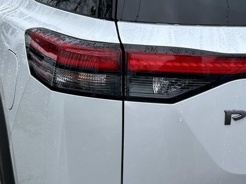 New 2026 Nissan Pathfinder Platinum AWD/4WD image 12