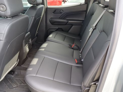 Used 2025 Chevrolet Colorado Trail Boss image 33