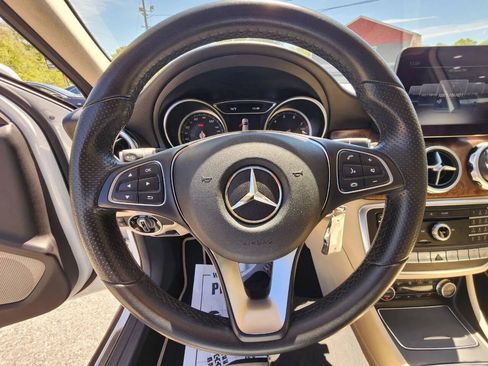 Used 2018 Mercedes-Benz GLA 250 4MATIC image 20