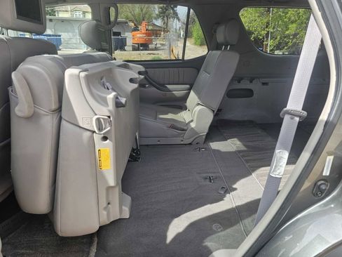 Used 2003 Toyota Sequoia Limited image 32