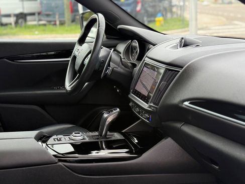 Used 2023 Maserati Levante Modena image 22