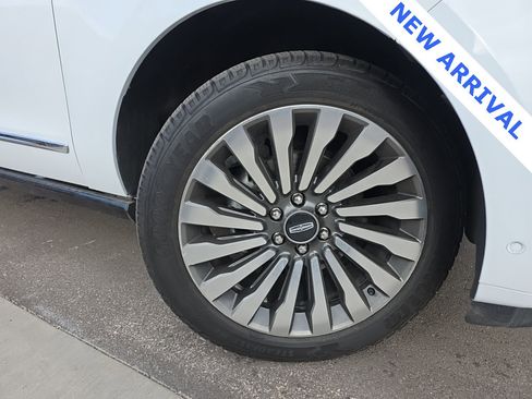 Used 2020 Lincoln Navigator Reserve w/ Equipment Group 208A Reserve image 2