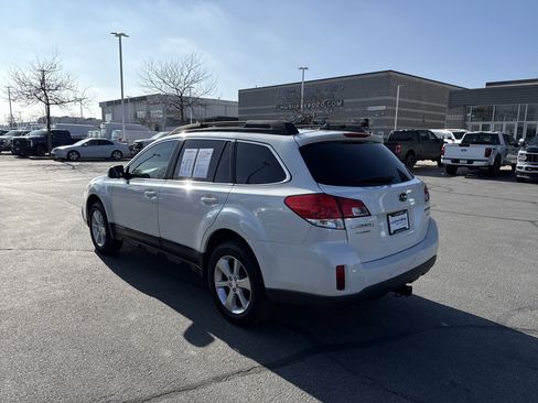 Used 2014 Subaru Outback 2.5i Limited image 3