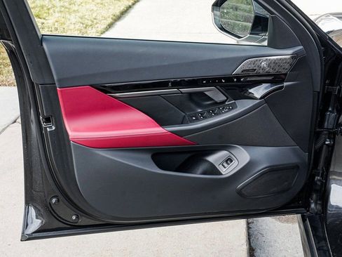 Certified 2025 BMW 530i xDrive w/ Premium Package image 9