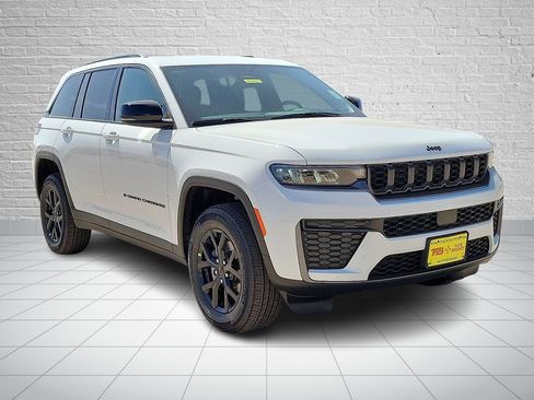 New 2026 Jeep Grand Cherokee Altitude AWD/4WD image 6