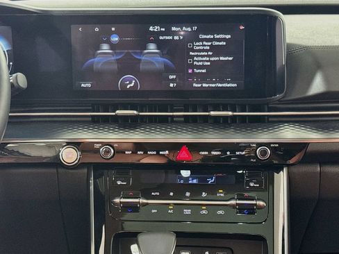 Used 2022 Kia Carnival SX Prestige FWD image 16