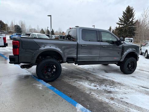 New 2026 Ford F250 Lariat w/ Black Appearance Package image 55