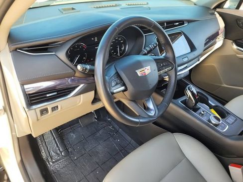 Used 2021 Cadillac XT4 Luxury FWD image 23