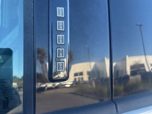 Used 2019 Ford F150 Lariat image 12