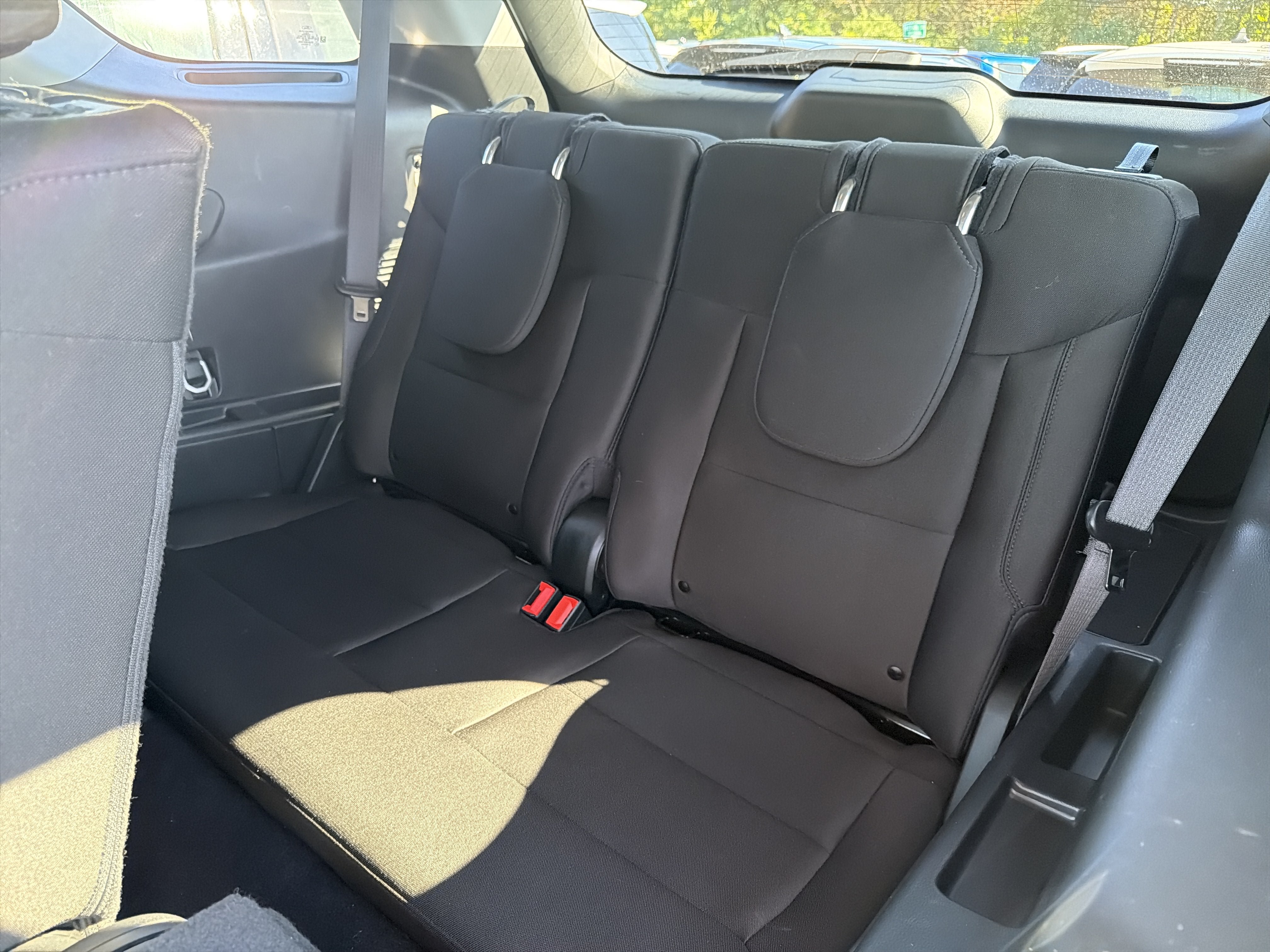 Used 2023 Ford Explorer XLT AWD/4WD image 25