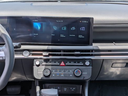 Used 2025 Hyundai Santa Cruz SE FWD image 19