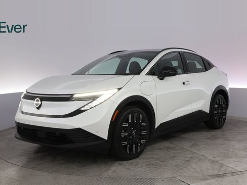 Used 2026 Nissan Leaf Platinum+ FWD image 2
