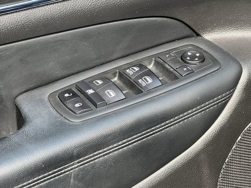 Used 2020 Jeep Grand Cherokee Limited AWD/4WD image 17