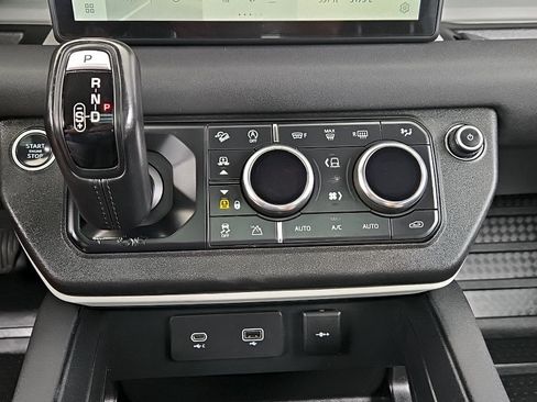 Used 2020 Land Rover Defender 110 S AWD/4WD image 19
