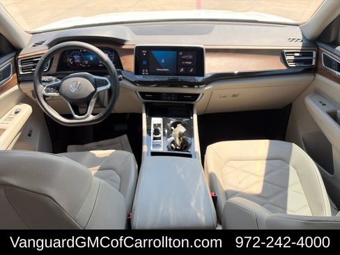 Used 2024 Volkswagen Atlas SE FWD image 11