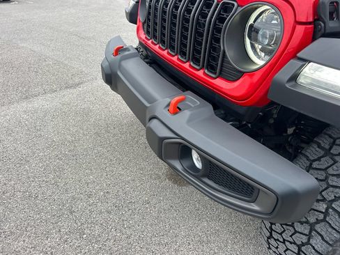 Used 2024 Jeep Gladiator Mojave w/ Convenience Group AWD/4WD image 56