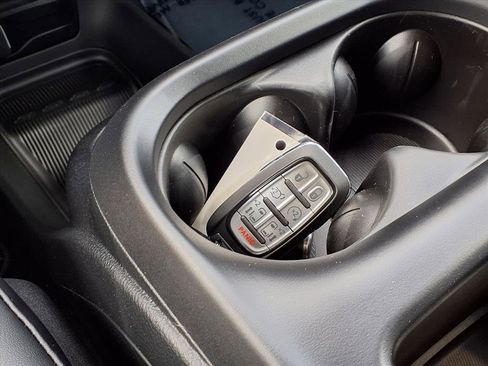 New 2026 Chrysler Pacifica Select image 14