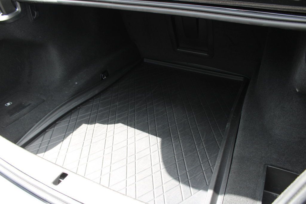Used 2021 BMW 740i w/ M Sport Package RWD image 10