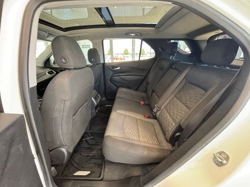 Used 2018 Chevrolet Equinox LT w/ Sun & Infotainment Package AWD/4WD image 18
