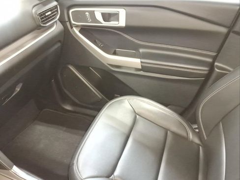 Certified 2023 Ford Explorer XLT w/ Equipment Group 202A AWD/4WD image 21