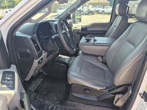 Used 2019 Ford F250 XL w/ Power Equipment Group RWD image 10