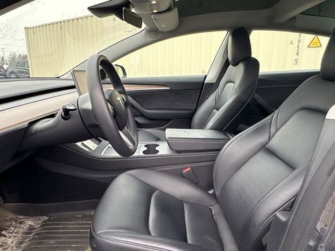 Used 2023 Tesla Model 3 Standard Range image 5