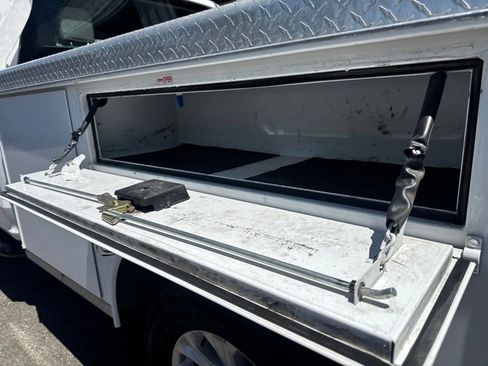 Used 2021 Ford F250 XL w/ STX Appearance Package RWD image 8
