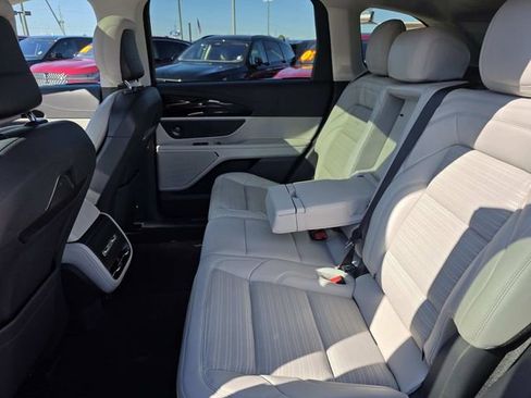 New 2026 Lincoln Nautilus Reserve w/ Jet Appearance Package image 7