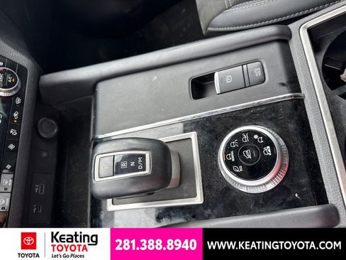 Used 2024 Mitsubishi Outlander SE AWD/4WD image 19