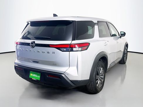 Used 2025 Nissan Pathfinder S AWD/4WD image 10