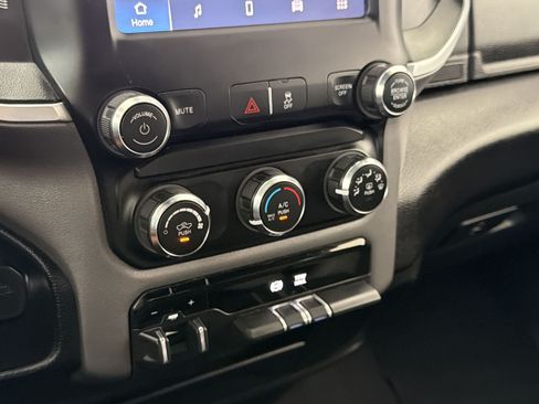 Used 2024 RAM 2500 Big Horn AWD/4WD image 18