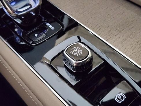 New 2026 Volvo XC90 B6 Plus w/ Protection Package Premier image 21