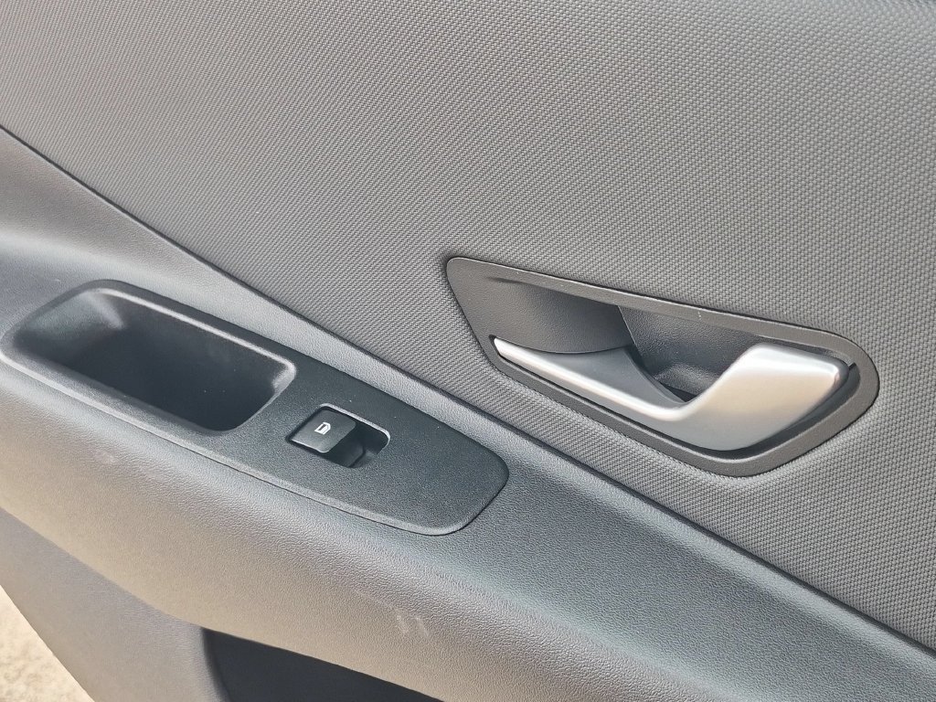 Used 2025 Hyundai Elantra SEL FWD image 28