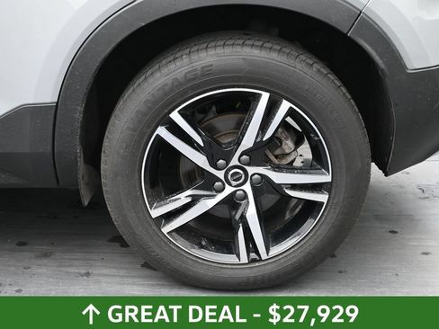 Used 2025 Volvo XC40 B5 Core AWD/4WD image 15