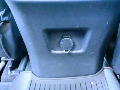 Used 2020 Toyota RAV4 LE image 16