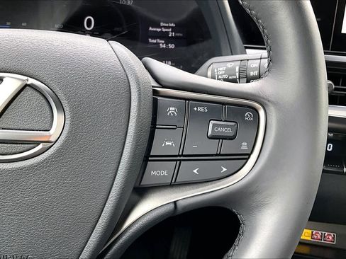 Used 2025 Lexus UX 300h FWD image 22