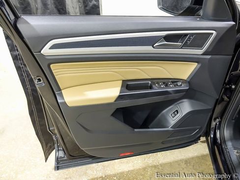 Used 2021 Volkswagen Atlas Cross Sport SEL w/ Cross Sport MDO Package image 20