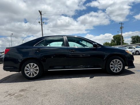 Used 2012 Toyota Camry LE FWD image 3